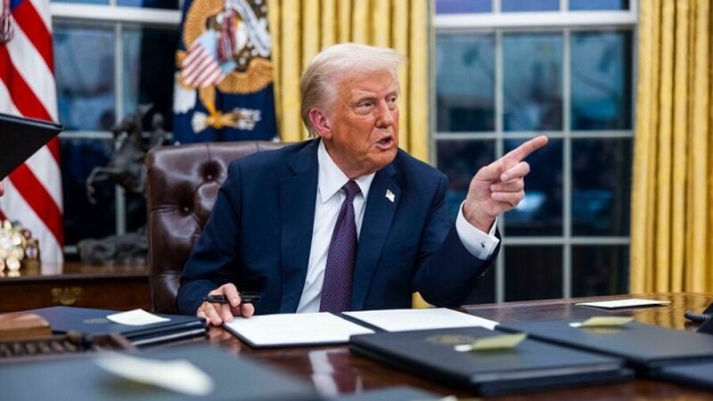 "Reuters": Trampın reytinqi 38 faizə enib