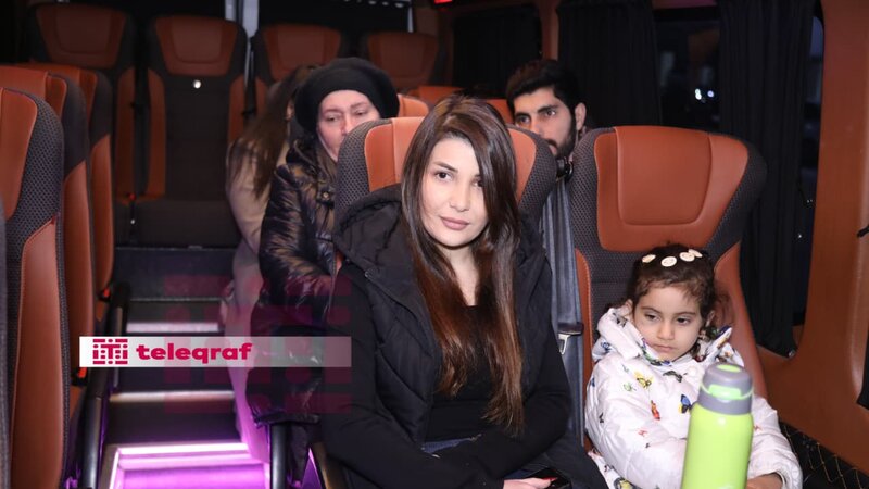 Növbəti köç karvanı Horovlu kəndinə çatdı, mənzillərin açarları təqdim olundu -