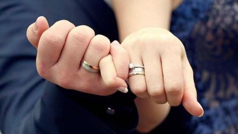 Şəmkirdə diş həkimi 13 yaşlı qızla nişanlanıb