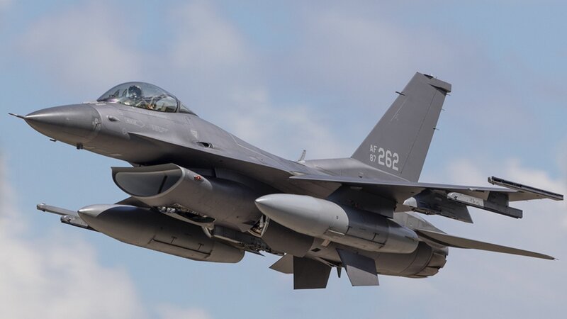 Pentaqon Ukraynaya verilən F-16-ların texniki xidməti üçün 235 milyonluq müqavilə bağlayıb