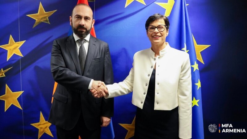 Mirzoyan və Marta Kos Azərbaycanla sülh prosesini müzakirə ediblər