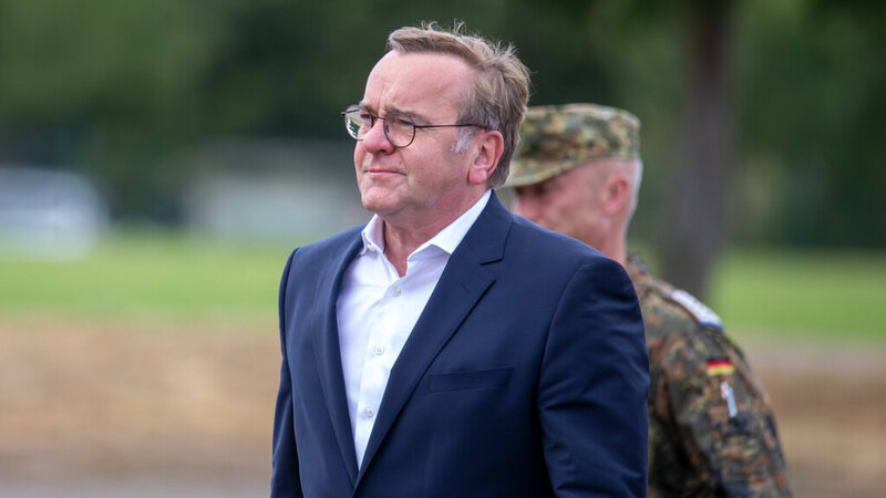 Almaniya müdafiə naziri: