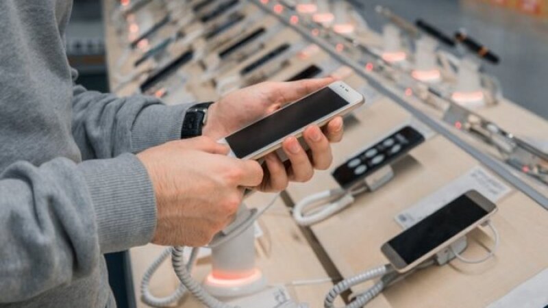 Nazirlər Kabineti mobil cihazların ölkəyə gətirilməsi qaydalarını dəyişdi