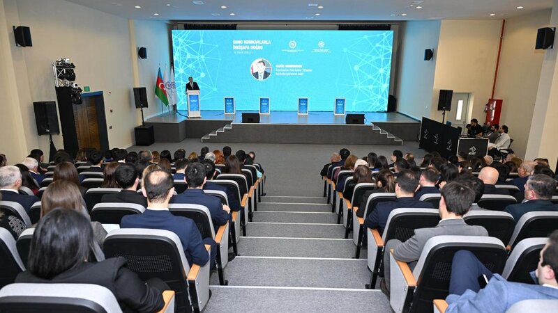 "Gənc həmkarlarla inkişafa doğru" adlı tədbir keçirilib