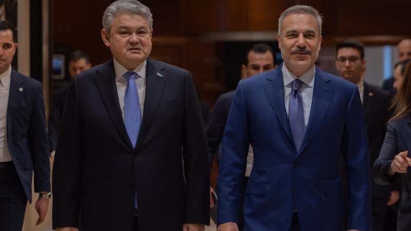 Hakan Fidan Qazaxıstan xarici işlər naziri ilə görüşdü