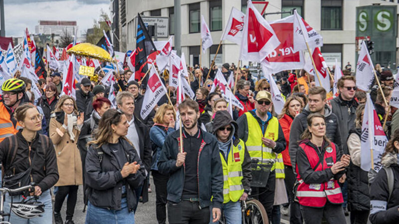 Almaniyada ən böyük tətil başlayır -