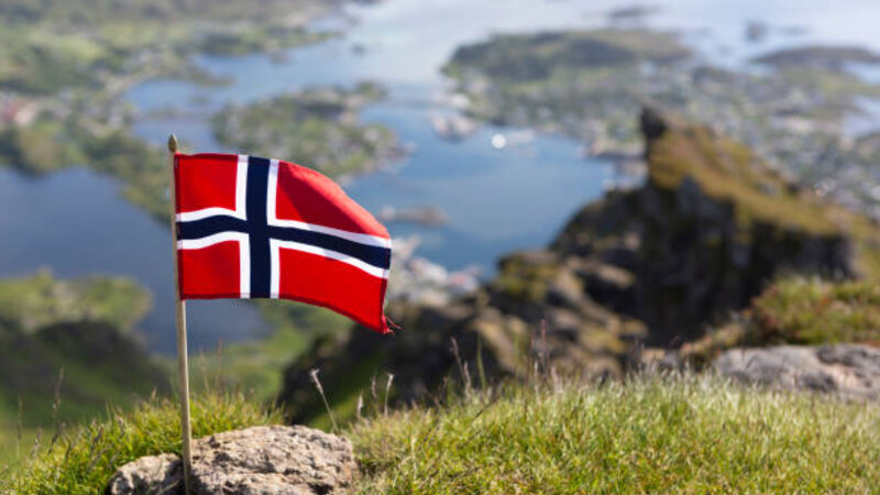 Norveç parlamenti monarxiyanın saxlanılmasına səs verdi