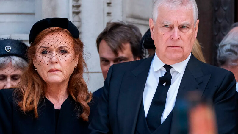 Sara Ferqyusonun fondu "Epşteyn işi"nə görə fəaliyyətini dayandırır