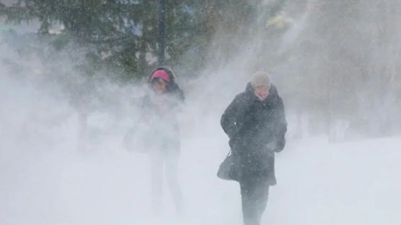 Ölkə ərazisində çovğun müşahidə edilir