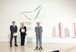 Heydər Əliyev Mərkəzində “Vəhşi təbiətin super qəhrəmanları” sərgisi açılıb