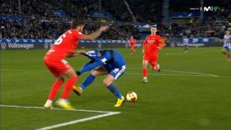 “Real Sosyedad”ın futbolçusu La Liqada nadir penalti yaratdı