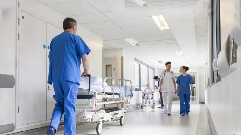 Şagirdi tərəfindən güllələnən müəllimin vəziyyəti açıqlandı