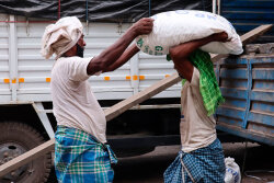 "Bloomberg": Rusiya işçi çatışmazlığını kompensasiya etmək üçün Hindistana müraciət edib