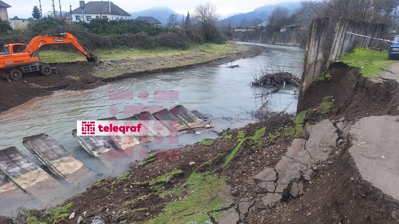Azərbaycanda torpaq sürüşməsi olub, fəsadlar var