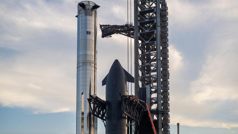 "SpaceX" 2027-ci ildə aya pilotsuz eniş etməyi planlaşdırır