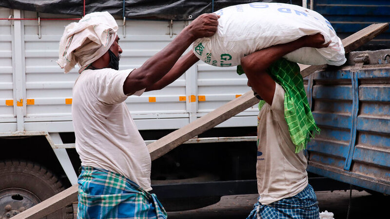 "Bloomberg": Rusiya işçi çatışmazlığını kompensasiya etmək üçün Hindistana müraciət edib