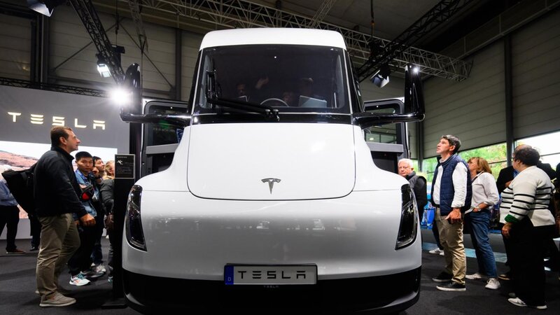 Mask kütləvi yük avtomobillərinin istehsalına start veriləcəyini elan edib