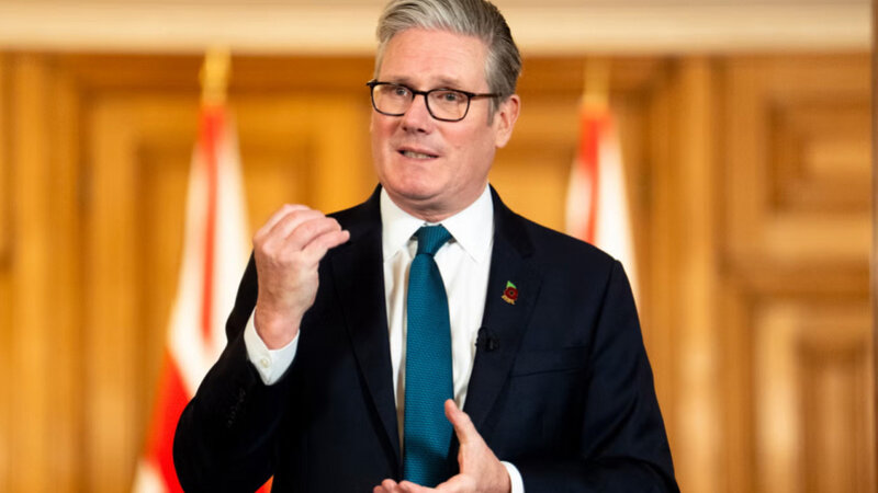 Starmer Epşteyn qalmaqalı fonunda istefa çağırışlarını rədd edib