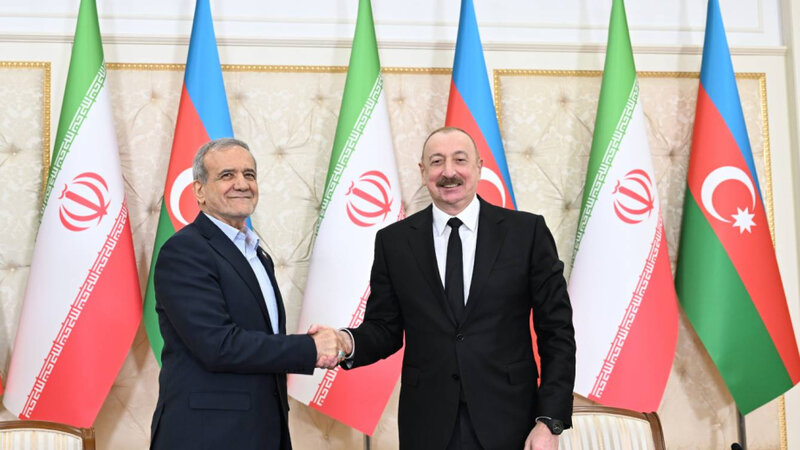 İlham Əliyev Məsud Pezeşkianı təbrik etdi
