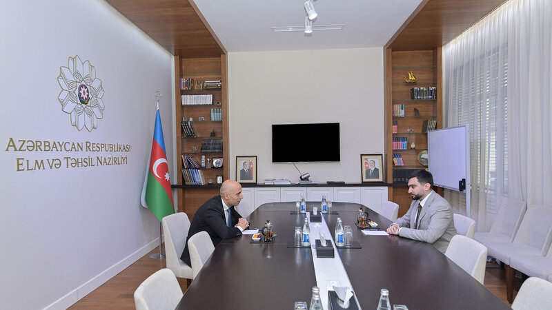 Emin Əmrullayev “Yüksəliş” müsabiqəsinin qalibləri ilə görüşdü