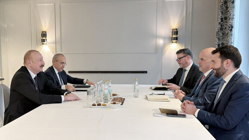 İlham Əliyev Münxendə "Oracle" korporasiyasının baş icraçı direktoru ilə görüşdü