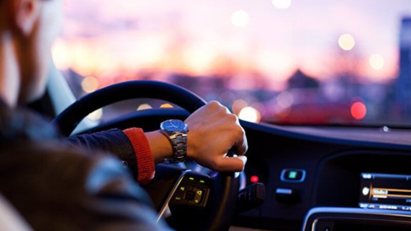 Polisə avtomobili sərxoş halda sürmədiyini bildirsə də, anası “içib” dedi