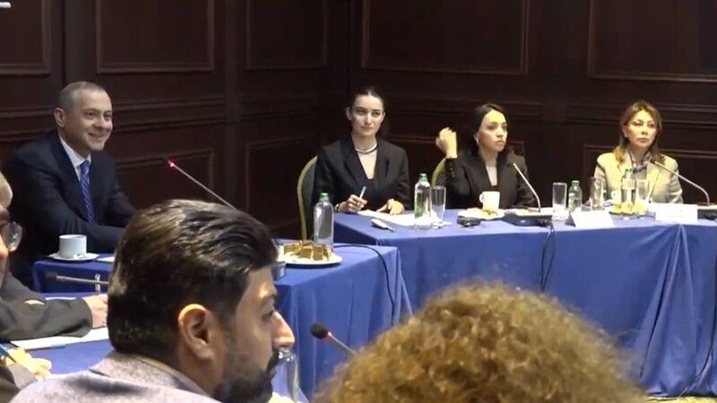 Armen Qriqoryan Azərbaycan vətəndaş cəmiyyətinin nümayəndələri ilə görüşüb -