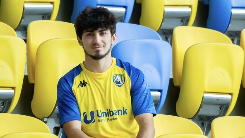 “Kəpəz” sabiq futbolçusunu qaytardı