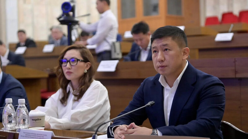 Qırğızıstan parlamentinin komitəsi bir sıra nazirlərin namizədliyini təsdiqləyib
