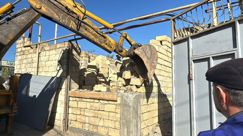 Bakıda daha bir qanunsuz tikili söküldü -