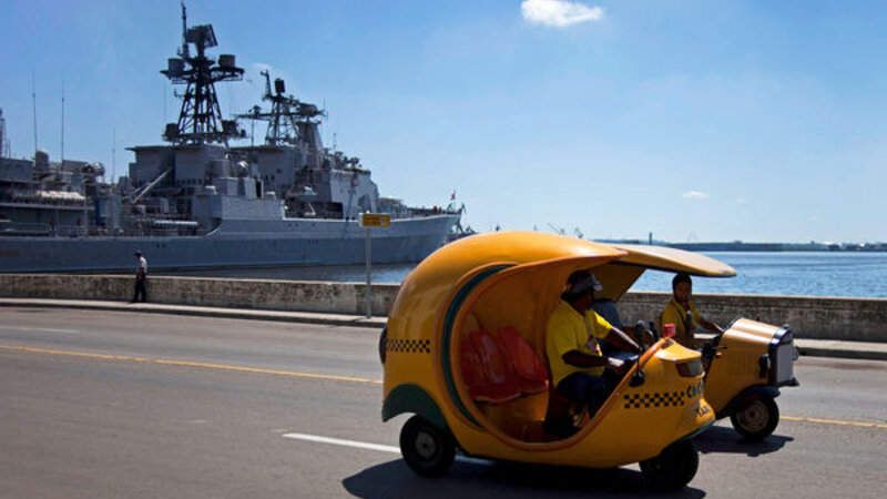 Tramp Kubaya gedən gəmilərin saxlanması əmrinin müddətini daha bir il uzadıb