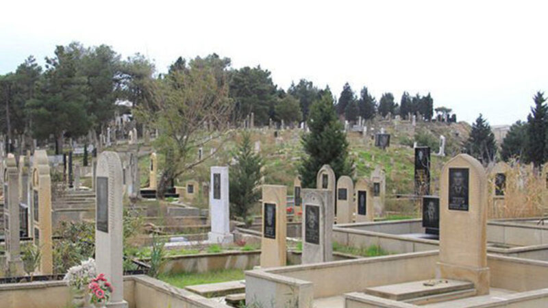 Azərbaycanda məzar daşına yazılan cümləyə görə məhkəməyə müraciət olunub