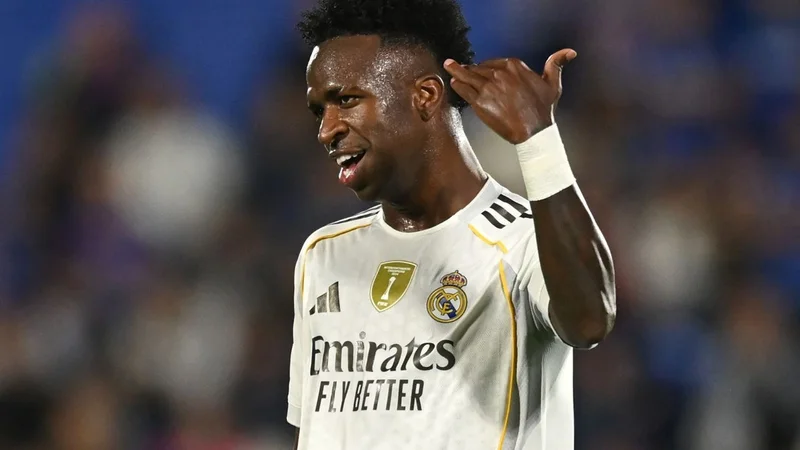 Vinisius Kakanı geridə qoydu