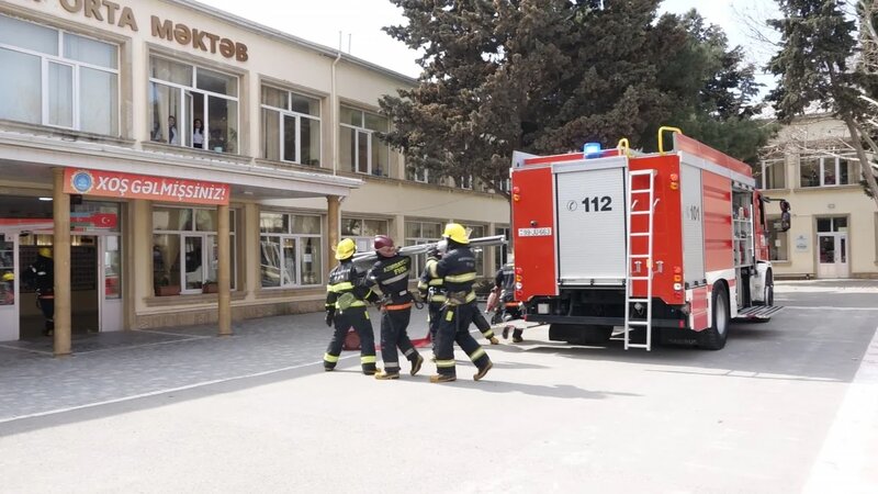 Mingəçevirdə məktəbdə yanğın təhlükəsi: Şagirdlər təxliyə edilib