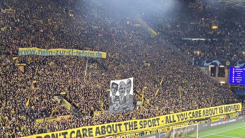 Məşhur klub Çempionlar Liqası matçına gecikib