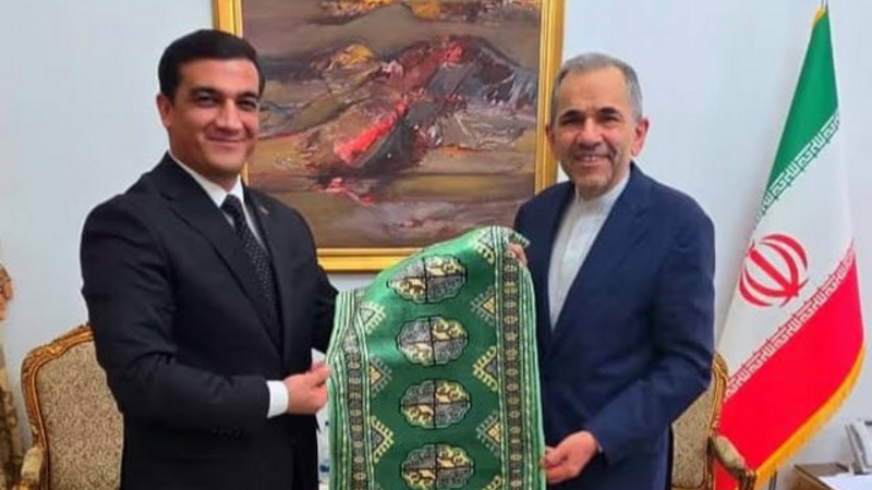 Türkmənistan İranla Xəzər dənizini müzakirə etdi