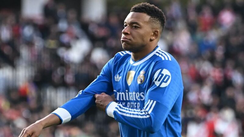 PSJ Mbappeyə borcunun bir hissəsini ödədi