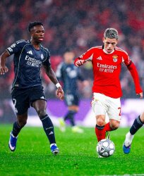 UEFA  "Benfika"nın oyunçusunu cəzalandırdı