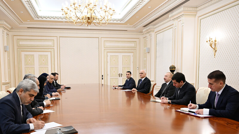 İlham Əliyev İranın yol və şəhərsalma nazirinin başçılıq etdiyi nümayəndə heyətini qəbul etdi