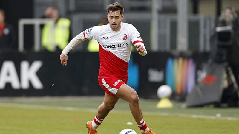 "Beşiktaş" və "Fənərbağça" eyni futbolçu ilə maraqlanır