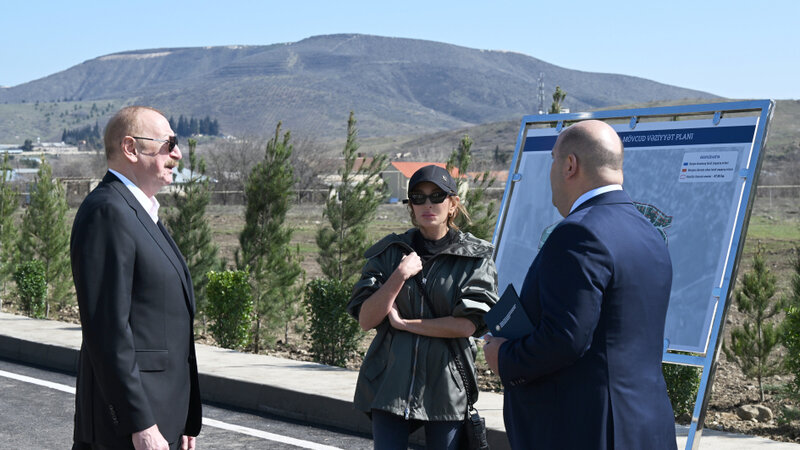 İlham Əliyev Xocavənd kəndində görülmüş işlərlə tanış olub -