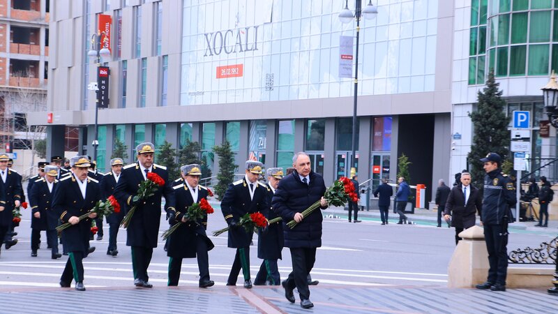 Prokurorluq əməkdaşları Xocalı soyqırımı abidəsini ziyarət etdi -