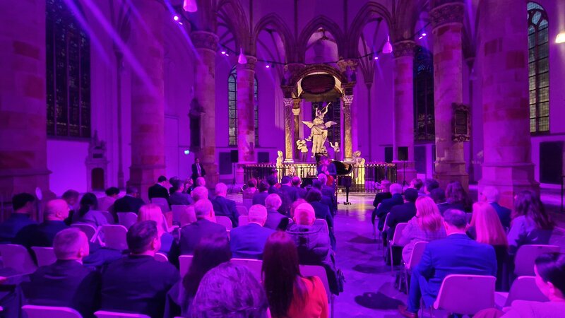 Haaqa şəhərinin baş kilsəsində Xocalı soqyırımı qurbanları yad edildi