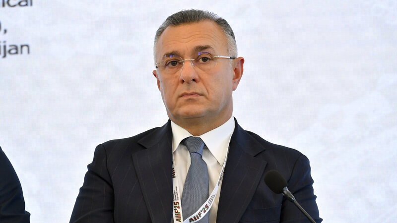 Nazir: Azərbaycanda 45 həkimin plastik əməliyyat etməyə icazəsi var