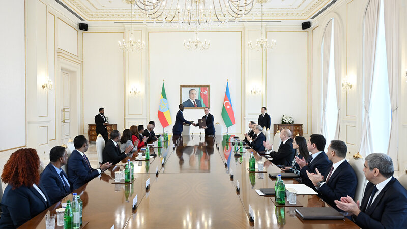 İlham Əliyevin Efiopiyanın Baş naziri ilə geniş tərkibdə görüşü oldu -