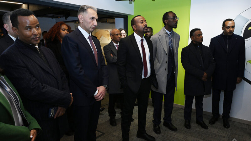 Efiopiyanın Baş naziri Bakıda süni intellekt strategiyası ilə tanış oldu