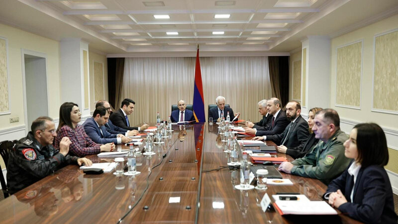 Ermənistan Təhlükəsizlik Şurası ölkəyə qarşı hibrid təhdidlər və orduda islahatlar prosesini müzakirə etdi