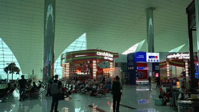 Dubayda beynəlxalq hava limanına hücum olundu -