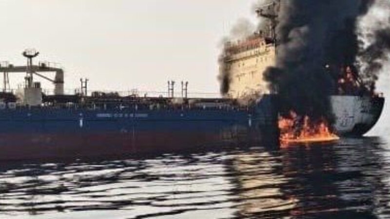 Hörmüz boğazında tanker batır