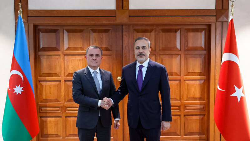 Azərbaycan və Türkiyə XİN rəhbərləri regiondakı gərginliyi müzakirə etdi